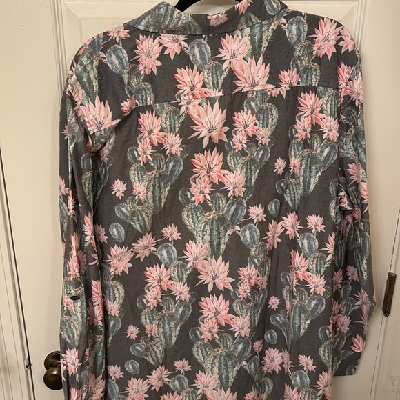 LUCKY & BLESSED Floral Cactus Fringed Bottom Down Top NWT Size 2X - Picture 7 of 7